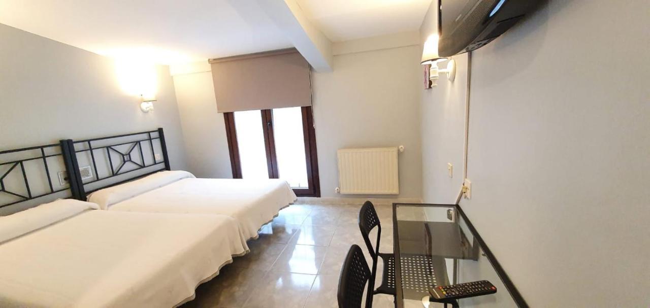 Hotel La Quinta Кю Екстериор снимка