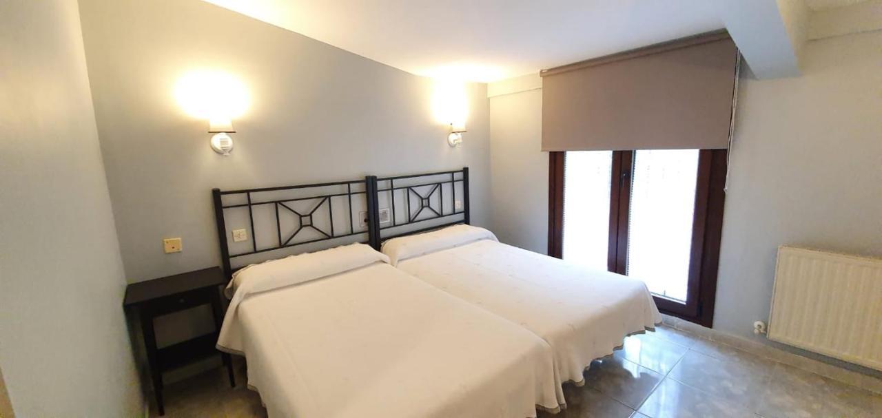 Hotel La Quinta Кю Екстериор снимка